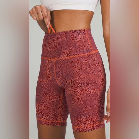 Lululemon Wunder Train High-Rise Short 8"/NWT/Size 4/can shorten by Lululemon! - Picture 5 of 6